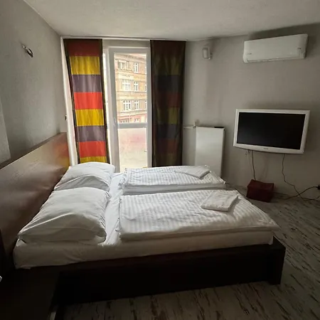 No Taxi Needed With Parking Apartmán Bratislava