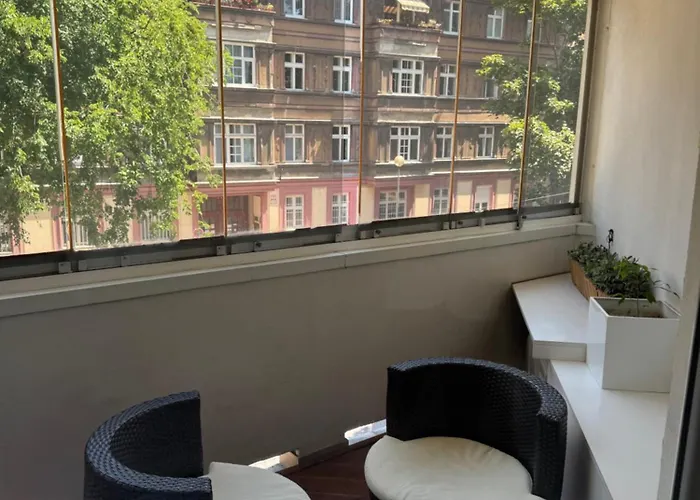 No Taxi Needed With Parking * براتسيلافا