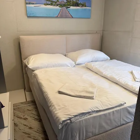 No Taxi Needed With Parking Apartmán