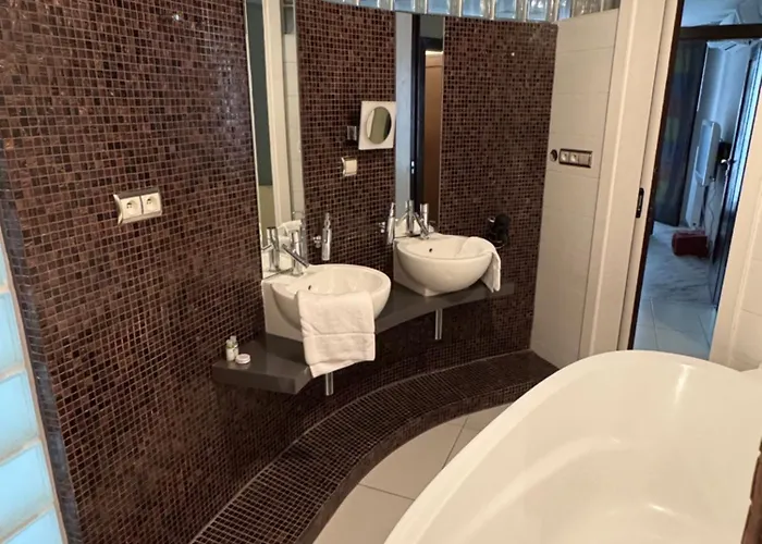 No Taxi Needed With Parking